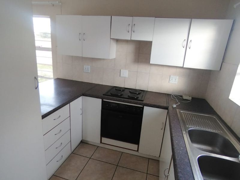 Open Plan Family Home in Brits Central - Photo 6