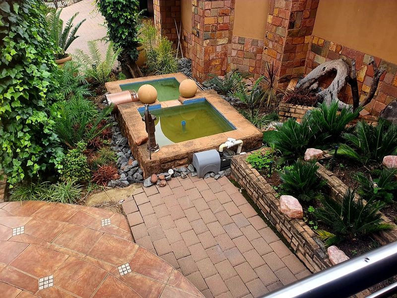A Residence of Distinction in Erasmia's Most Coveted Address. - Photo 3