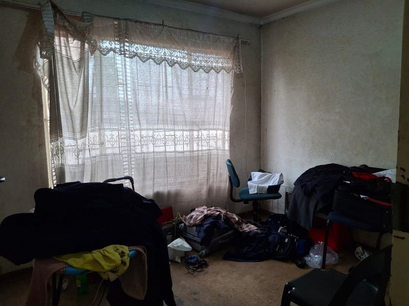 6 bedroom income generating fixer upper for sale in Van Dyk Park - Photo 8