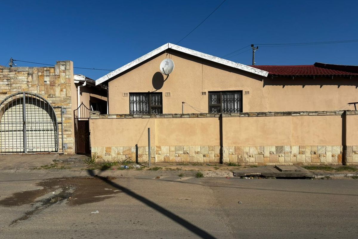 3 bedroom house for sale in Zwelitsha,Zone 1 - Photo 2