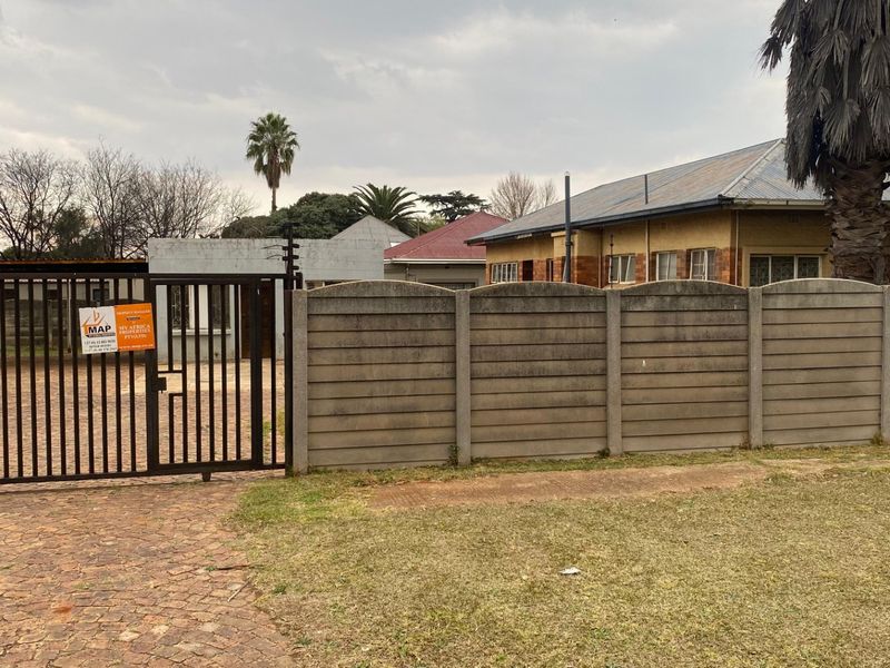 PRICED TO SELL - Photo 3