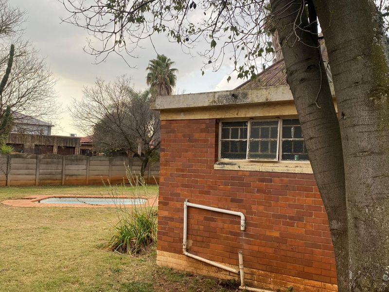 PRICED TO SELL - Photo 6