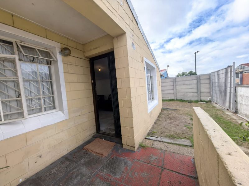 Three Bedroom Home For Sale in Seawinds - Photo 3