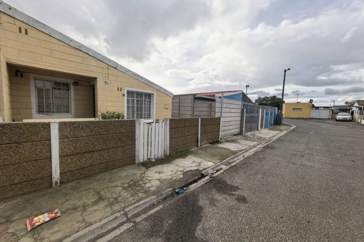 Three Bedroom Home For Sale in Seawinds - Photo 2