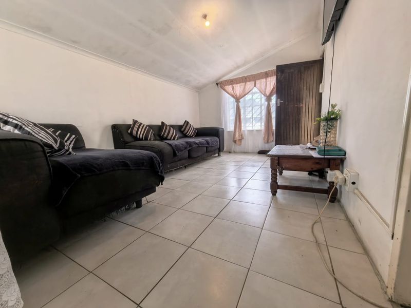 Three Bedroom Home For Sale in Seawinds - Photo 7