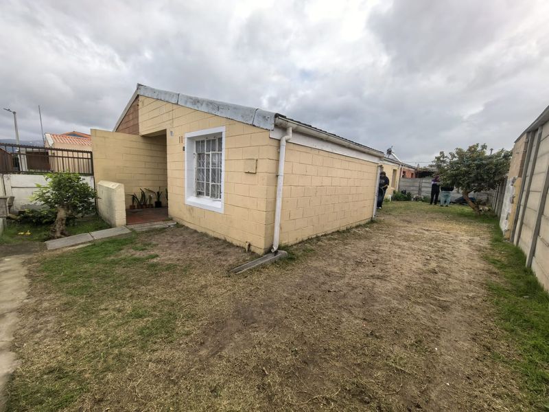 Three Bedroom Home For Sale in Seawinds - Photo 4