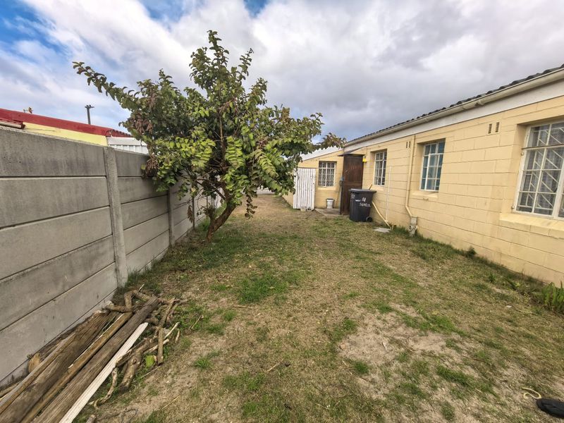 Three Bedroom Home For Sale in Seawinds - Photo 5