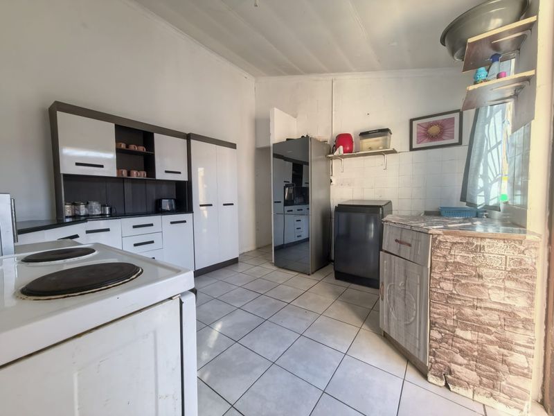 Three Bedroom Home For Sale in Seawinds - Photo 1