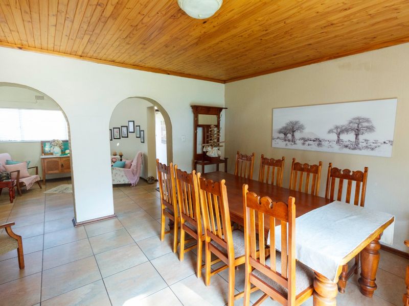 Timeless Family Living with Beautiful Gardens and Exceptional Space - Photo 9