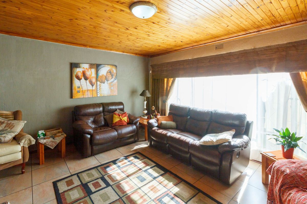 Timeless Family Living with Beautiful Gardens and Exceptional Space - Photo 5
