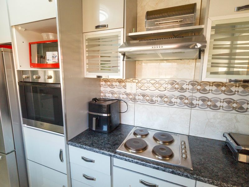 Modern Family Home with Expansive Garden Space in Witpoortjie - Photo 6