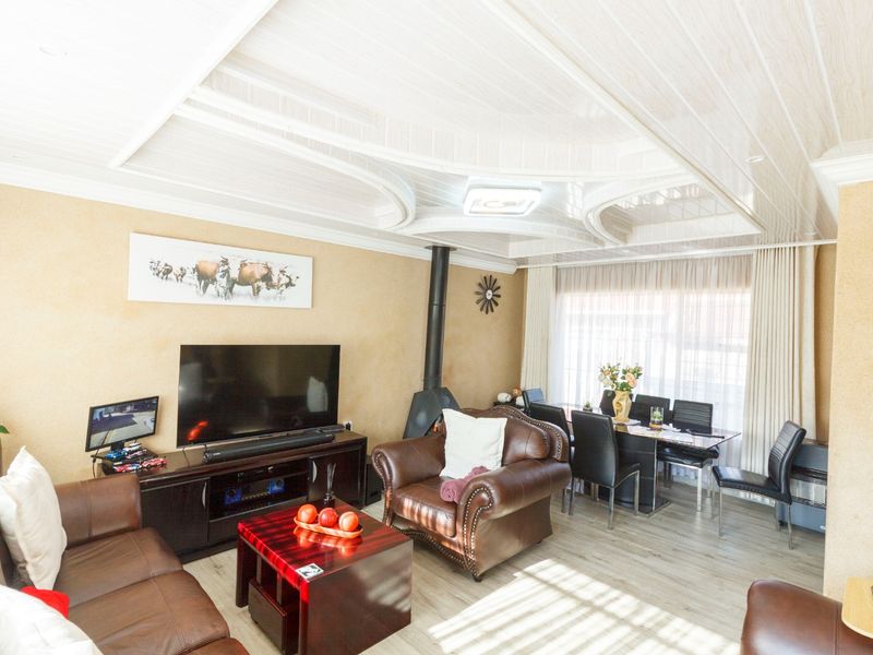 Modern Family Home with Expansive Garden Space in Witpoortjie - Photo 3