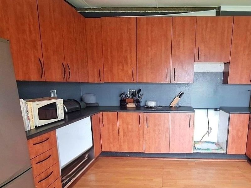5 Bedroom Fixer Upper Needing TLC in Deneysville Home for Sale - Photo 5