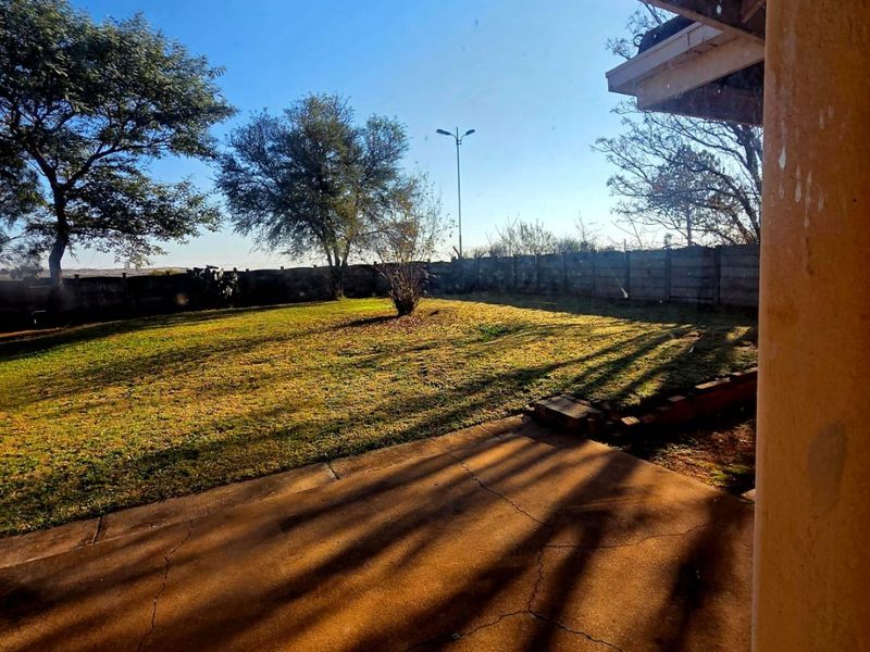 Spacious Family Home to Rent – Stilfontein Ext 1 - Photo 4