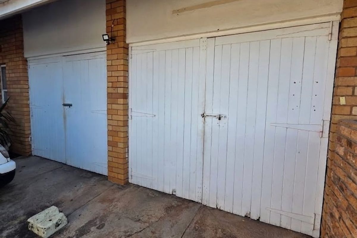 Spacious Family Home to Rent – Stilfontein Ext 1 - Photo 3