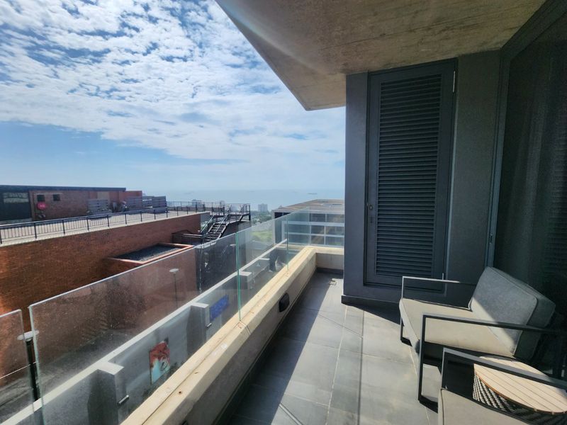 Umhlanga Arch - Luxurious, fully furnished apartment in this modern and convenient development - available now - ideal corporate let - Photo 5