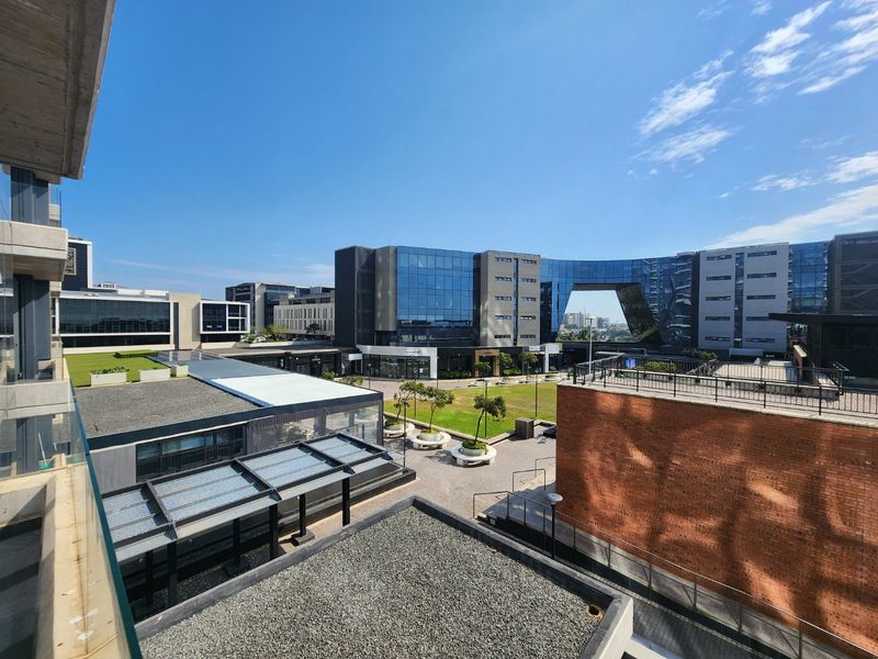 Umhlanga Arch - Luxurious, fully furnished apartment in this modern and convenient development - available now - ideal corporate let - Photo 6
