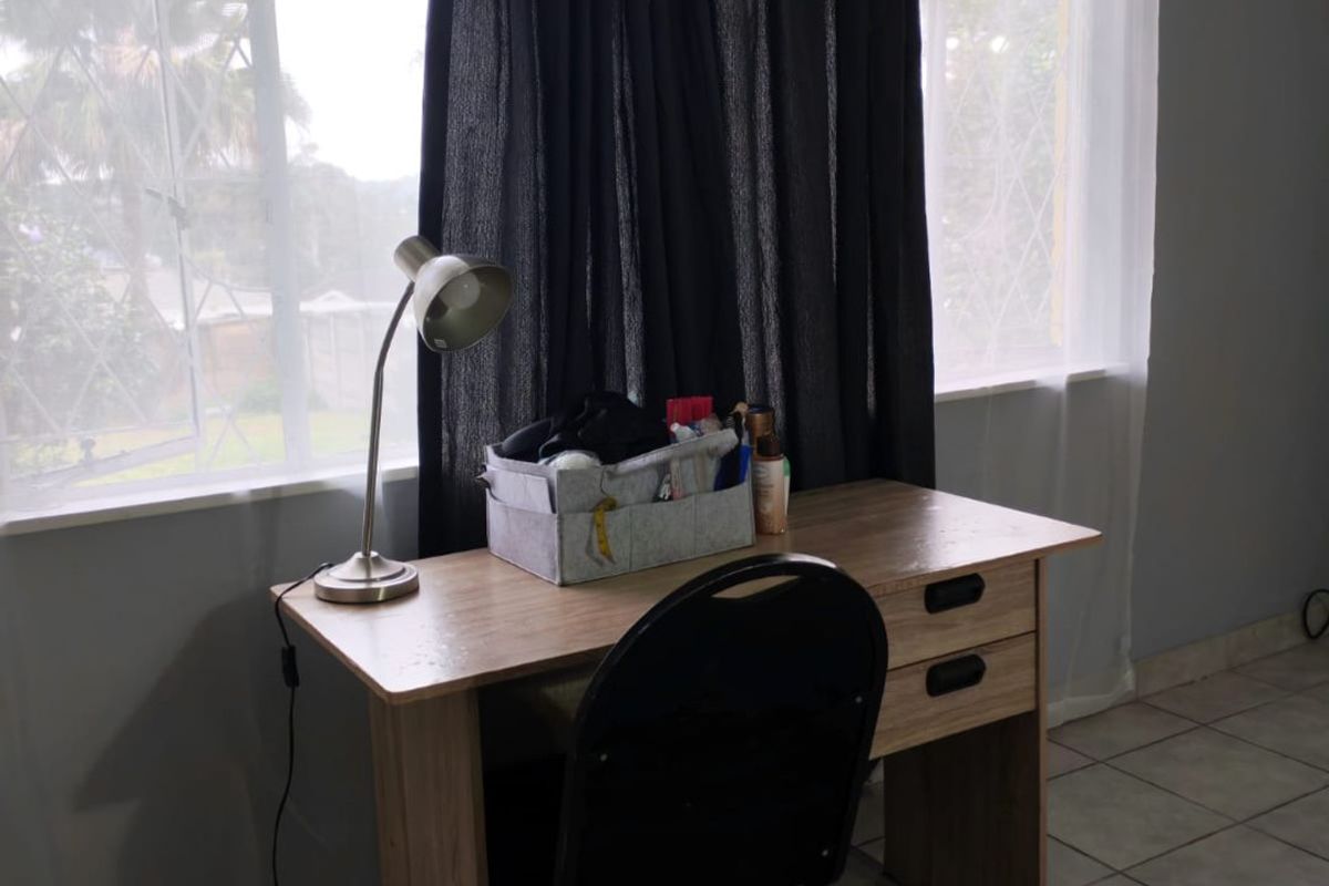 A spacious well maintained  family home  - Pinetown - Photo 3