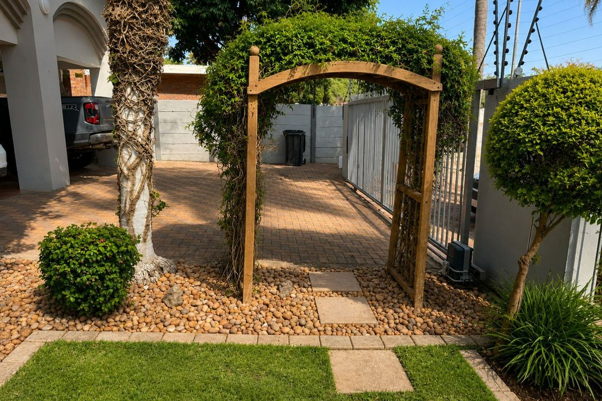 AAA GRADE MAJESTIC FAMILY HOME WITH GRANNY FLAT FOR SALE IN WELGELEGEN! - Photo 2
