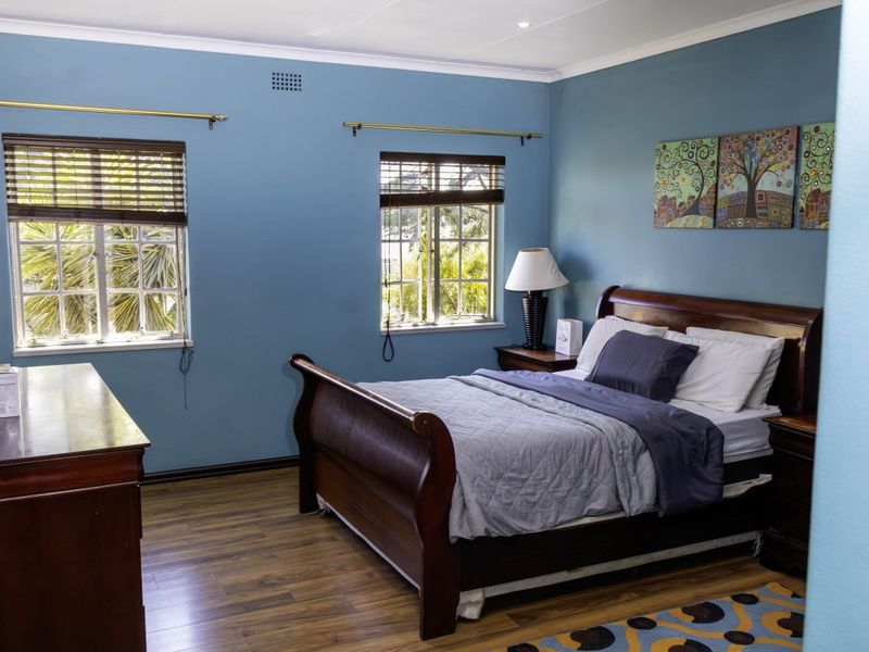 SPACIOUS FAMILY LIVING IN A PRIME EDENGLEN LOCATION! - Photo 7