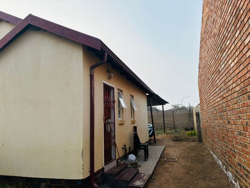 Sunny 2 bed home in Polokwane's Southern Gateway - Photo 1