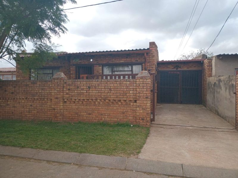 Charming 2 Bed Home in Tsakane Central - Photo 1