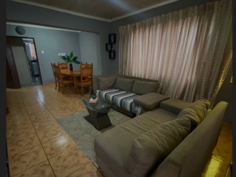Charming 2 Bed Home in Tsakane Central - Photo 9