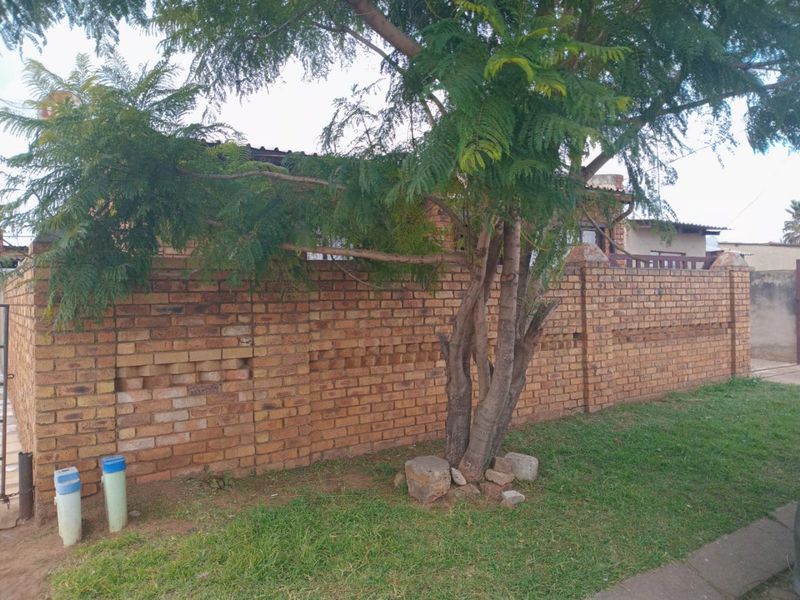 Charming 2 Bed Home in Tsakane Central - Photo 6