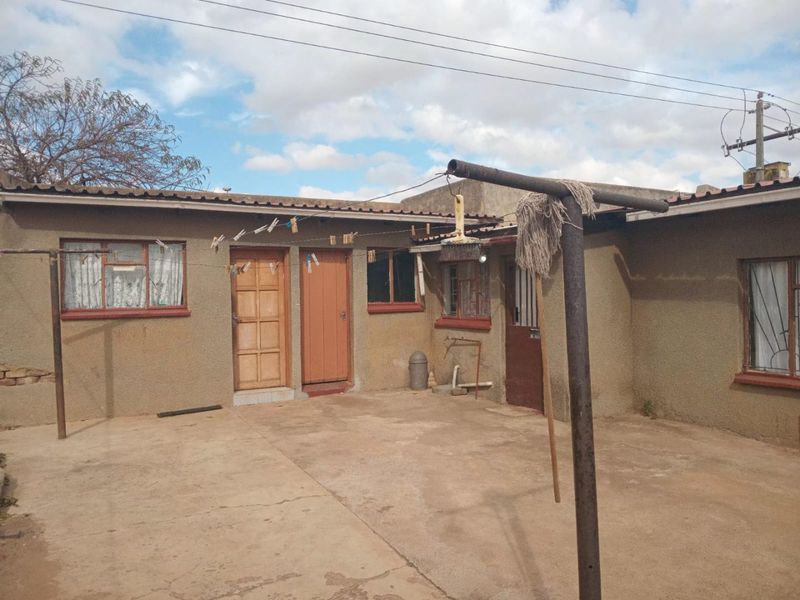 Charming 2 Bed Home in Tsakane Central - Photo 4
