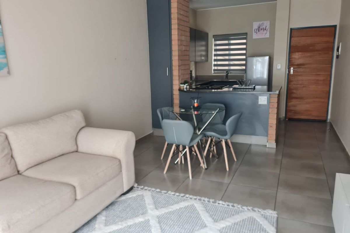 Modern 2 Bedrooms, 2 bathrooms Apartment To Rent in Waterfall Ridge, Vorna valley in Midrand - Photo 3