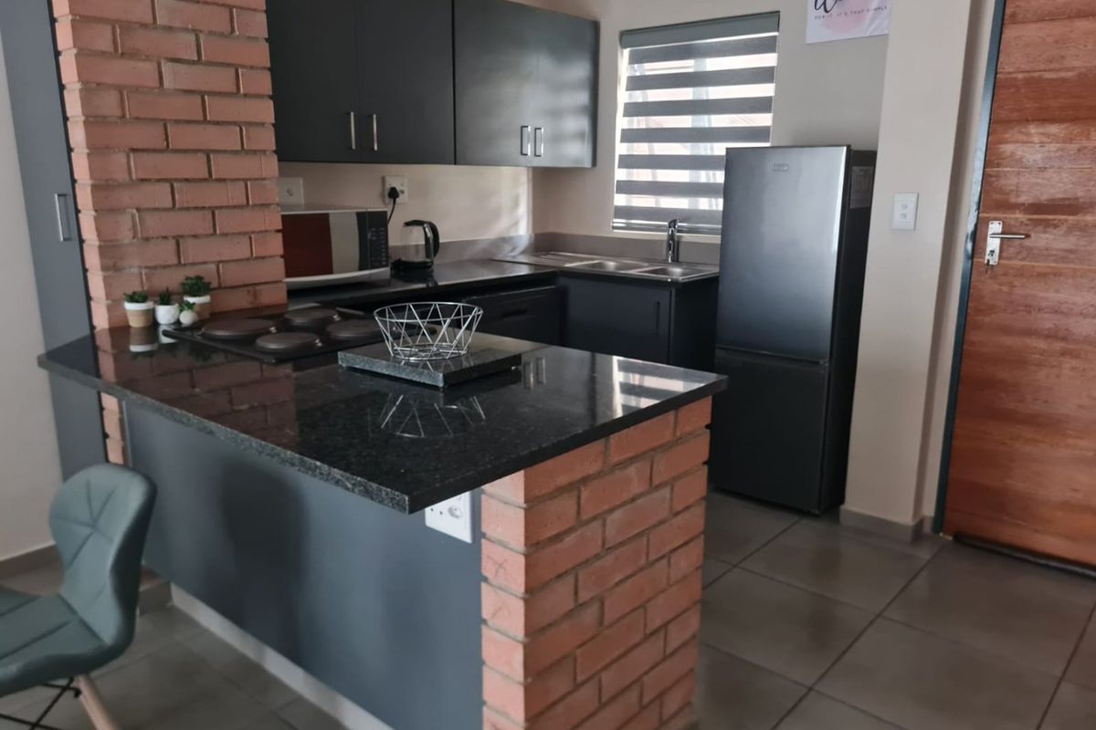 Modern 2 Bedrooms, 2 bathrooms Apartment To Rent in Waterfall Ridge, Vorna valley in Midrand - Photo 2