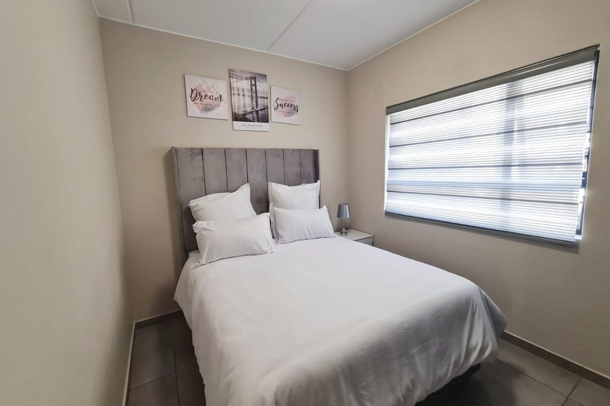 Modern 2 Bedrooms, 2 bathrooms Apartment To Rent in Waterfall Ridge, Vorna valley in Midrand - Photo 5