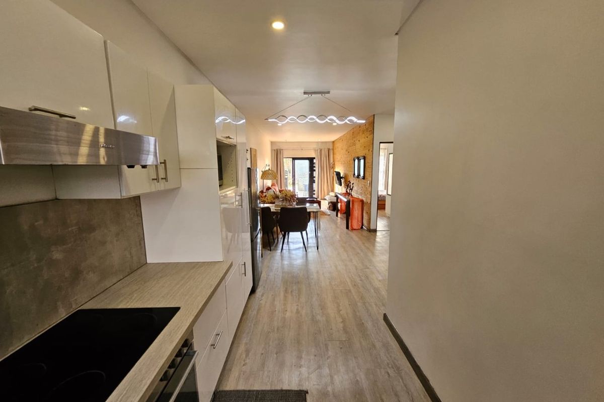 Elegant 2 Bed, 2 Bath Furnished Garden Unit – Bedfordview - Photo 5