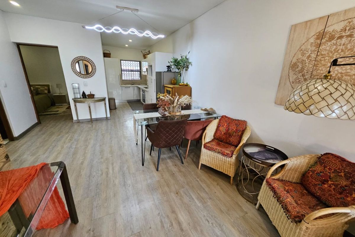 Elegant 2 Bed, 2 Bath Furnished Garden Unit – Bedfordview - Photo 2