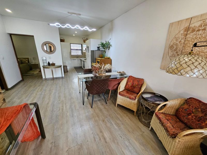 Elegant 2 Bed, 2 Bath Furnished Garden Unit – Bedfordview - Photo 2