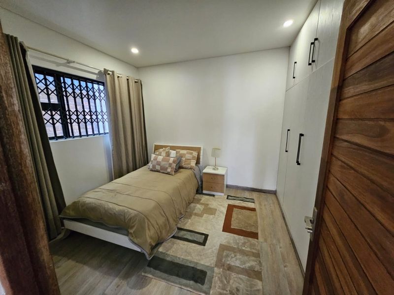 Elegant 2 Bed, 2 Bath Furnished Garden Unit – Bedfordview - Photo 10