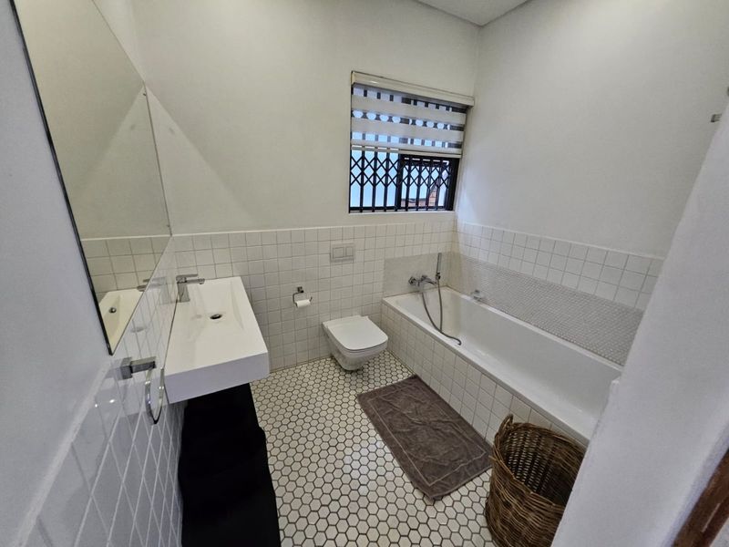 Elegant 2 Bed, 2 Bath Furnished Garden Unit – Bedfordview - Photo 9