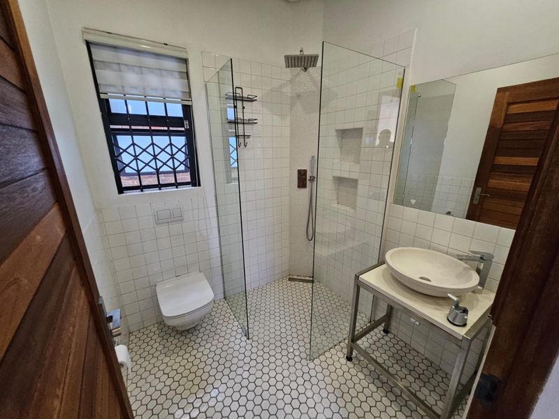 Elegant 2 Bed, 2 Bath Furnished Garden Unit – Bedfordview - Photo 8