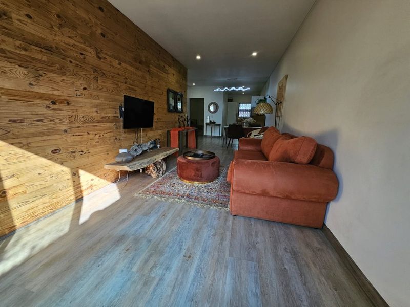 Elegant 2 Bed, 2 Bath Furnished Garden Unit – Bedfordview - Photo 3