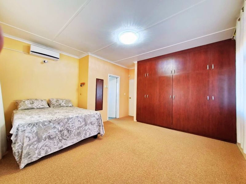 Modern 4-Bedroom Family Home in a Sought-After Suburb for Rent - Photo 4