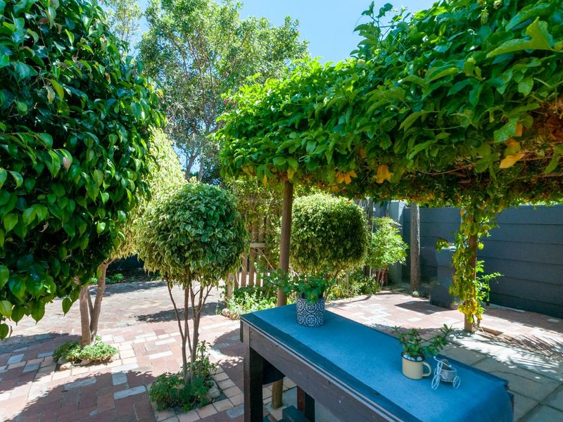 Spacious Garden Cottage Available 01 August 2026 - Photo 4