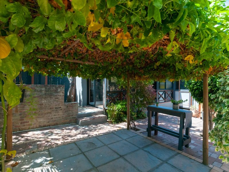 Spacious Garden Cottage Available 01 August 2026 - Photo 3