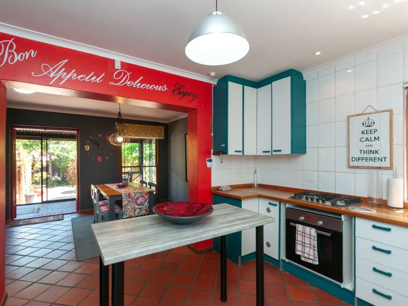 Furnished, Spacious Garden Cottage Available 01 August 2026 - Photo 1
