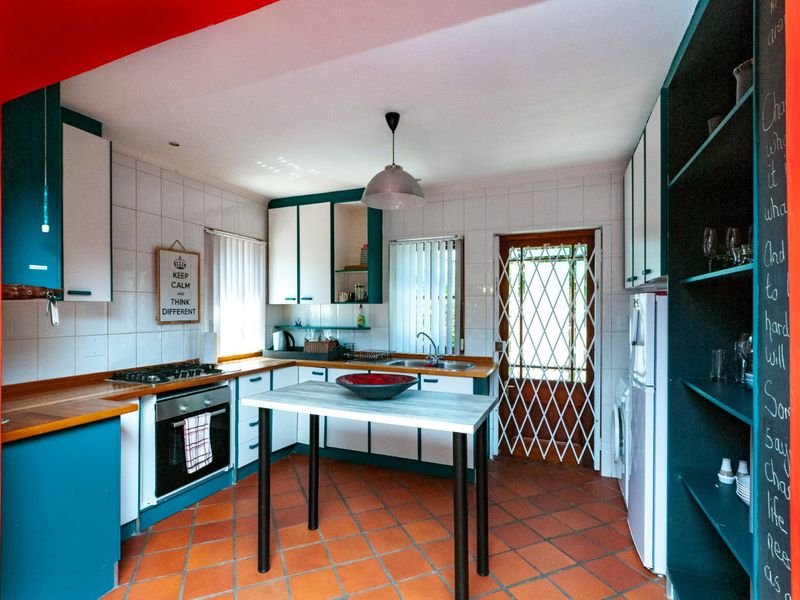 Furnished, Spacious Garden Cottage Available 01 August 2026 - Photo 7