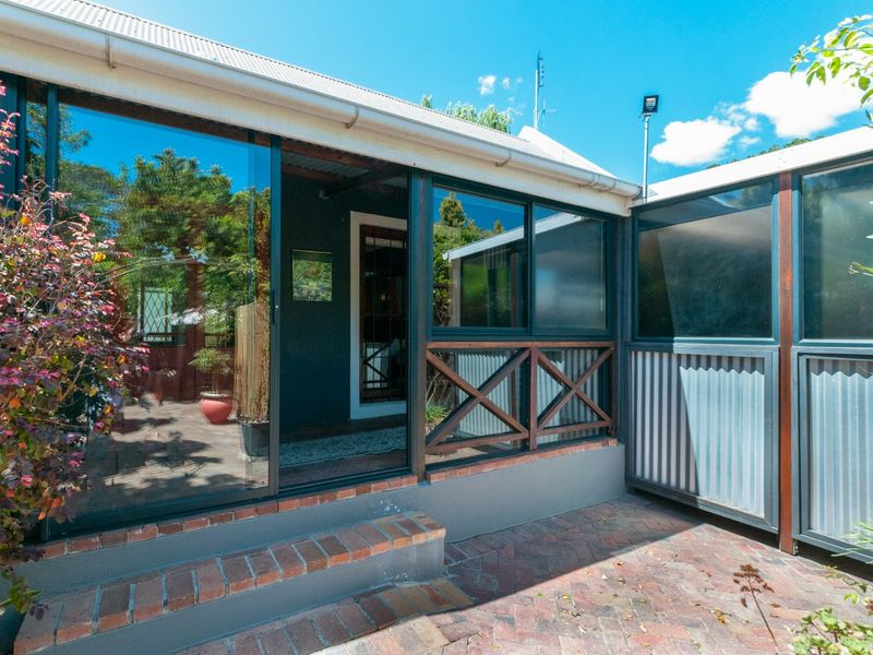 Spacious Garden Cottage Available 01 August 2026 - Photo 5