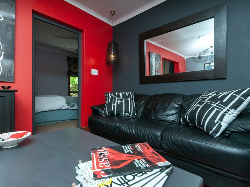 Furnished, Spacious Garden Cottage Available 01 August 2026 - Photo 10