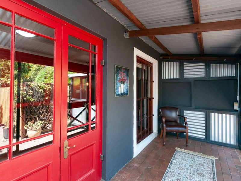 Furnished, Spacious Garden Cottage Available 01 August 2026 - Photo 4