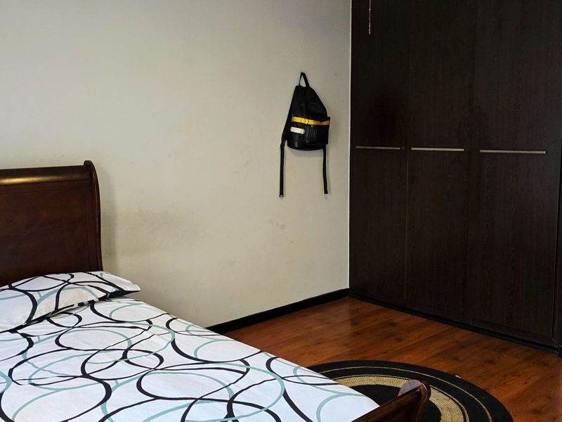 Modern 2 Bedroom Apartment in Secure Lifestyle Estate on the Bedfordview Border - Photo 6