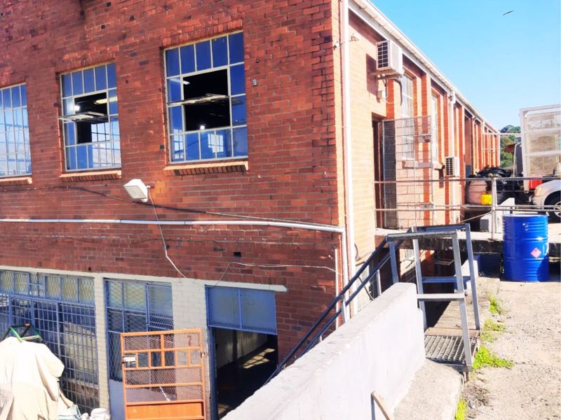 Industrial Property For Sale – Prime Location with Excellent Growth Potential - Photo 3