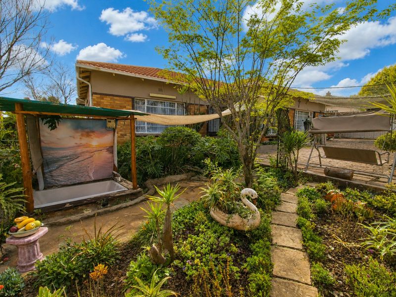 Charming Solheim Family Home with Flatlet! - Photo 1